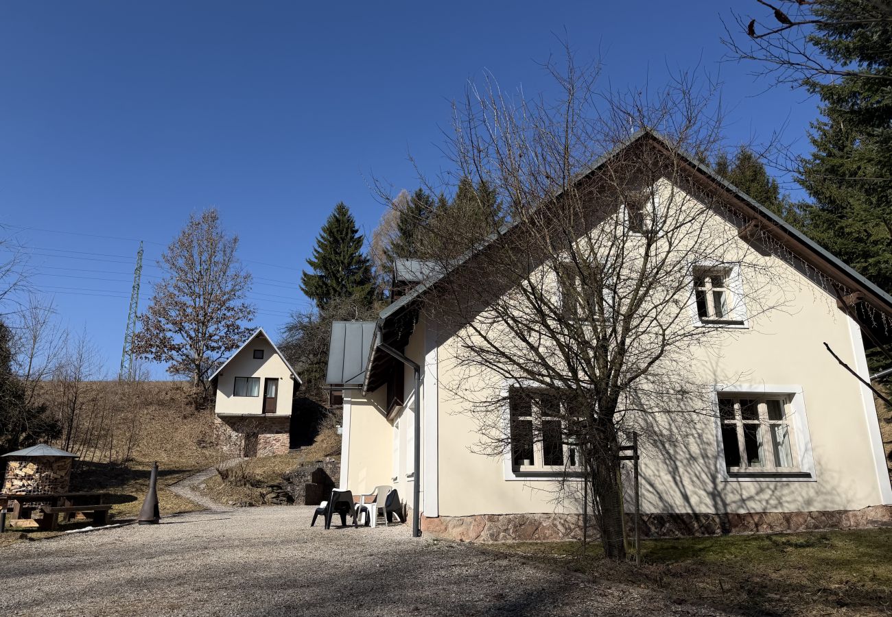 Villa in Mladé Buky - Villa mit Pool,  Skigebiete KJH348