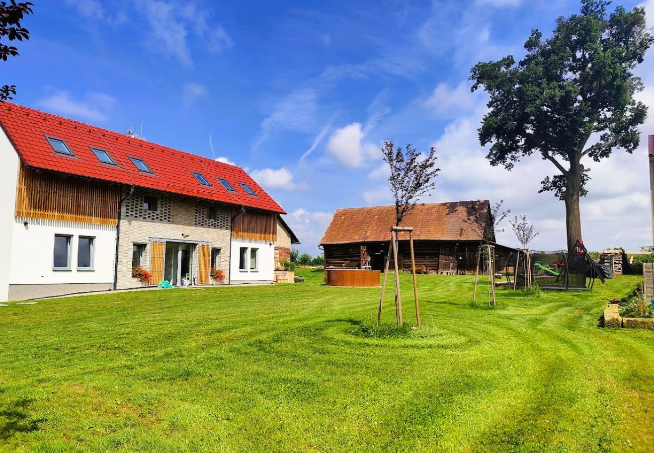 Villa in Mnichovo Hradište - Mnichovo Hradiste SVK405
